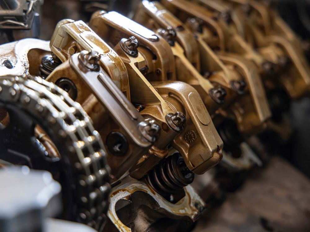 Gussteile für die Automobil-/ Fahrzeugindustrie (Motoren, Bremsscheiben, Kurbelwellen, Radnaben, Raumlenker, Nockenwellen, ...) 